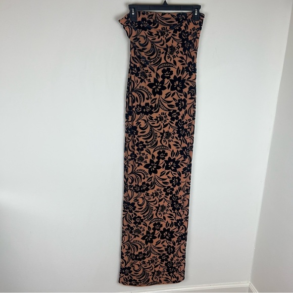 MORE TO COME Revolve Teagan Maxi Dress in Navy Floral Size M Formal - Picture 4 of 8